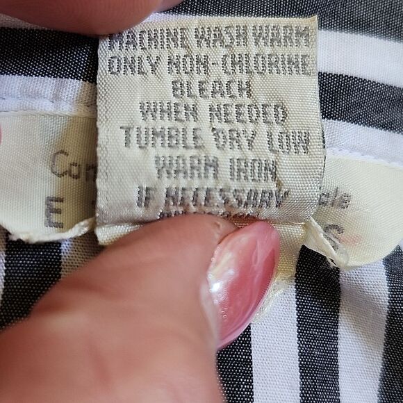 Campagnie Internationale Express Gray & White Stripe, Button & Tie Front Top, L - Picture 5 of 5